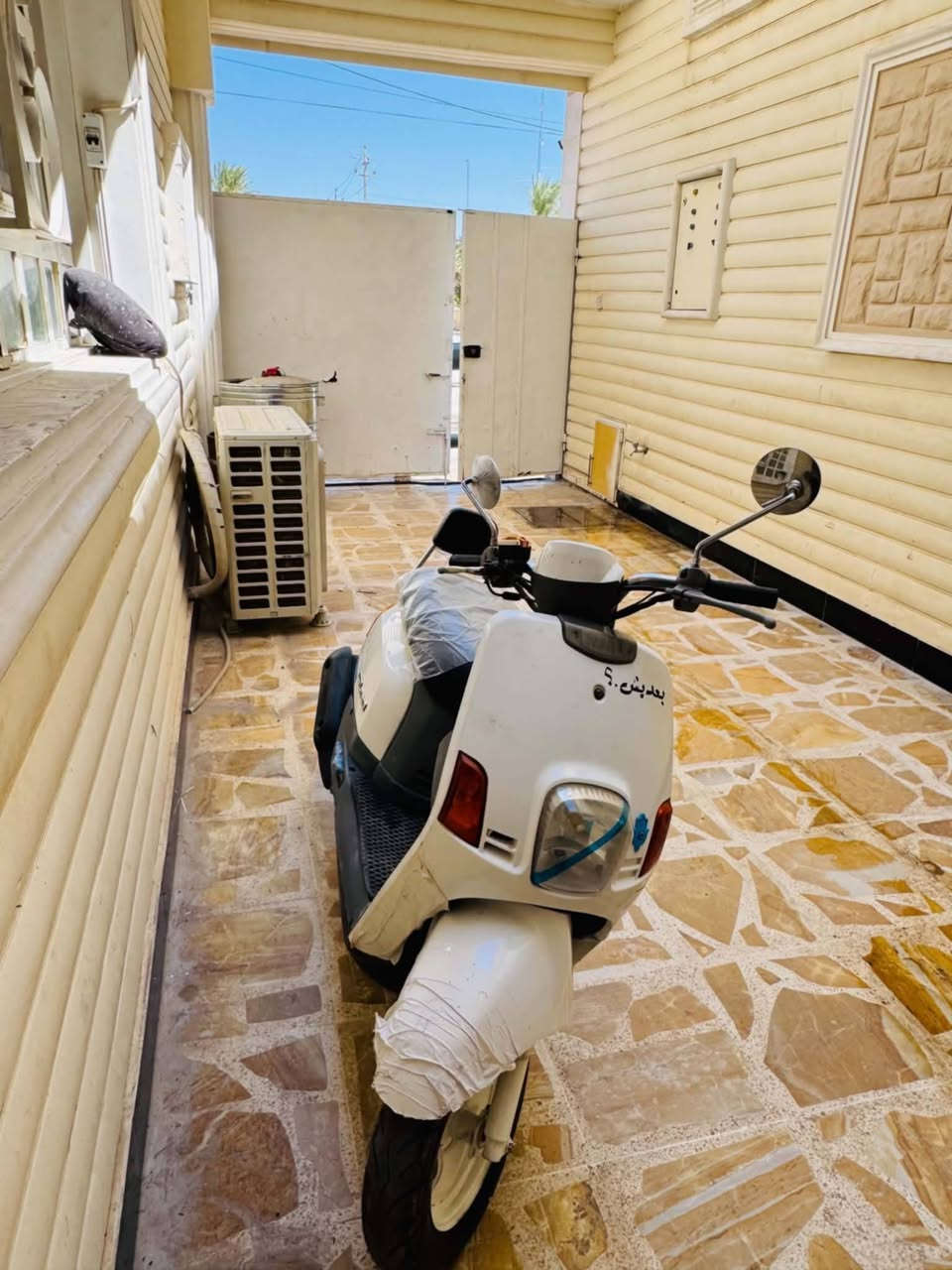 سلام عليكم دراجه بوليس كابريتة
مفتوحة مبدل لاستيك ولف سعرها ٥٥٠ؤبيها مجال 
***********
