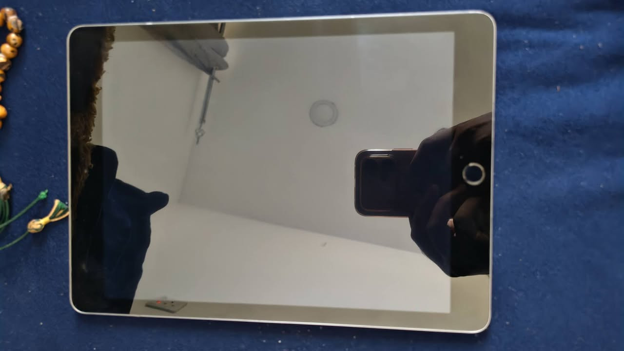​للبيع آيباد اير 2 (iPad Air 2)السعر85
السعة: 16 جيجابايت
​النظافة: شرط النظافة 90% (جهاز نظيف وشغال تمام)
تواصل***********
