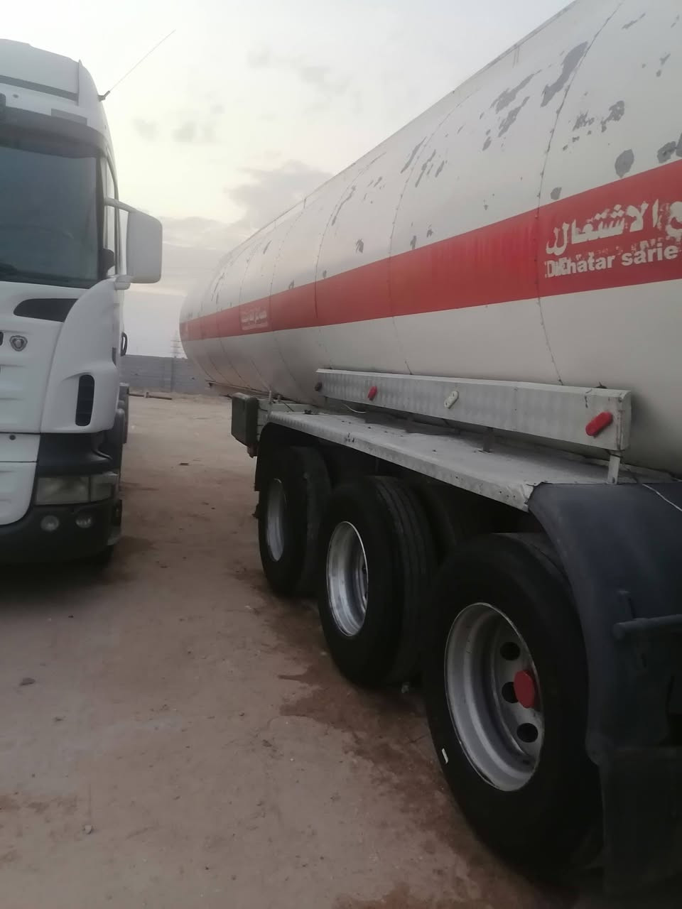 مرحبا تانكي بويلر لبيع نوعيتهة فوزلة حمولة ٣٣ بوري ابو ثمانية كاك ابو خمسة سبرنك دنكير ١٤ تايرات اربع زواج جدد دنكير ثالث نص عمر مكاني بصرة ***********
