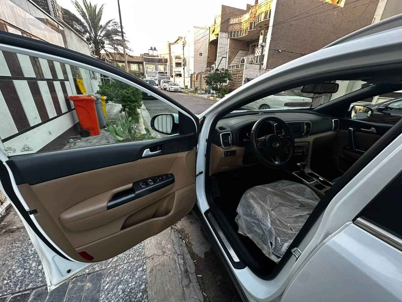 السلام عليكم سبورتج 2018 خليجي
بصمة سبير ما نازل تبريد بيانو 🎹 😁

كفالة بدون صبغ ولا تبديل يوجد حالوب خفيف جداً سياره  امانت لله جديدة بل عافية علا ياخذهة ترايك مال زيرو محرك وكير علا وضع الشركة برغي مامفتوح بيهة صدر علا وضع الشركة  

رقم بغداد انكليزي مواصفات بصمة تشغيل ماشيه 130

تبريد قطعتين تحكمات ستيرن حساسات خلفي امامي مري شفط سبير منازل كير مكينه لوك داخل بيج وكشنات جلد رزاك ليت 
السعر 175 
الاتصال ع الرقم
‏***********
