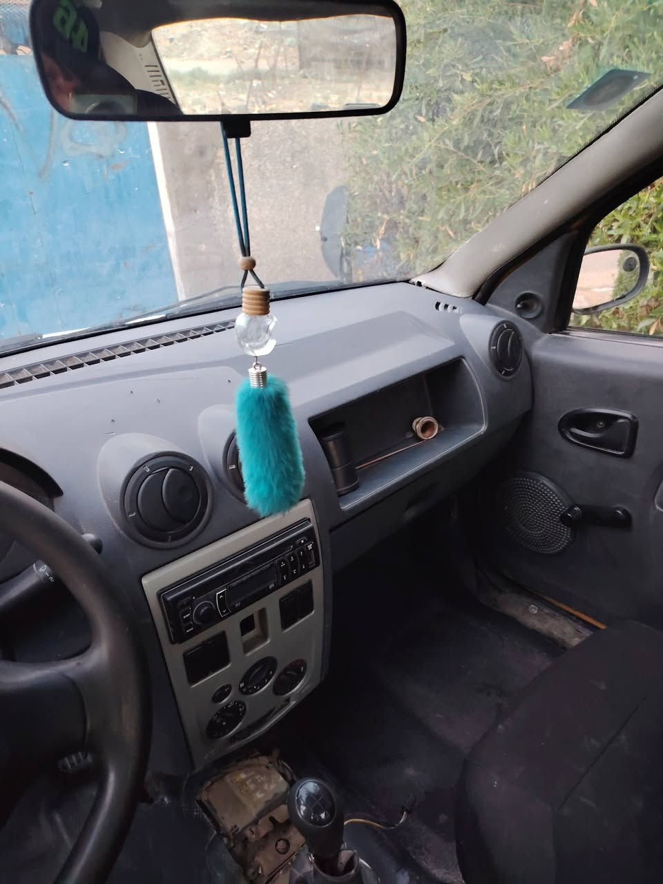 سلام عليكم سياره رينو مديل 2010 لسنويه مجدده 27 بسمي كامله مصفره غرمات كير ومكينه مكفوله تحويل ثاني يوم تبريد شغال لسعر 30وبي مجال ما متوفر علا لخاص ***********
