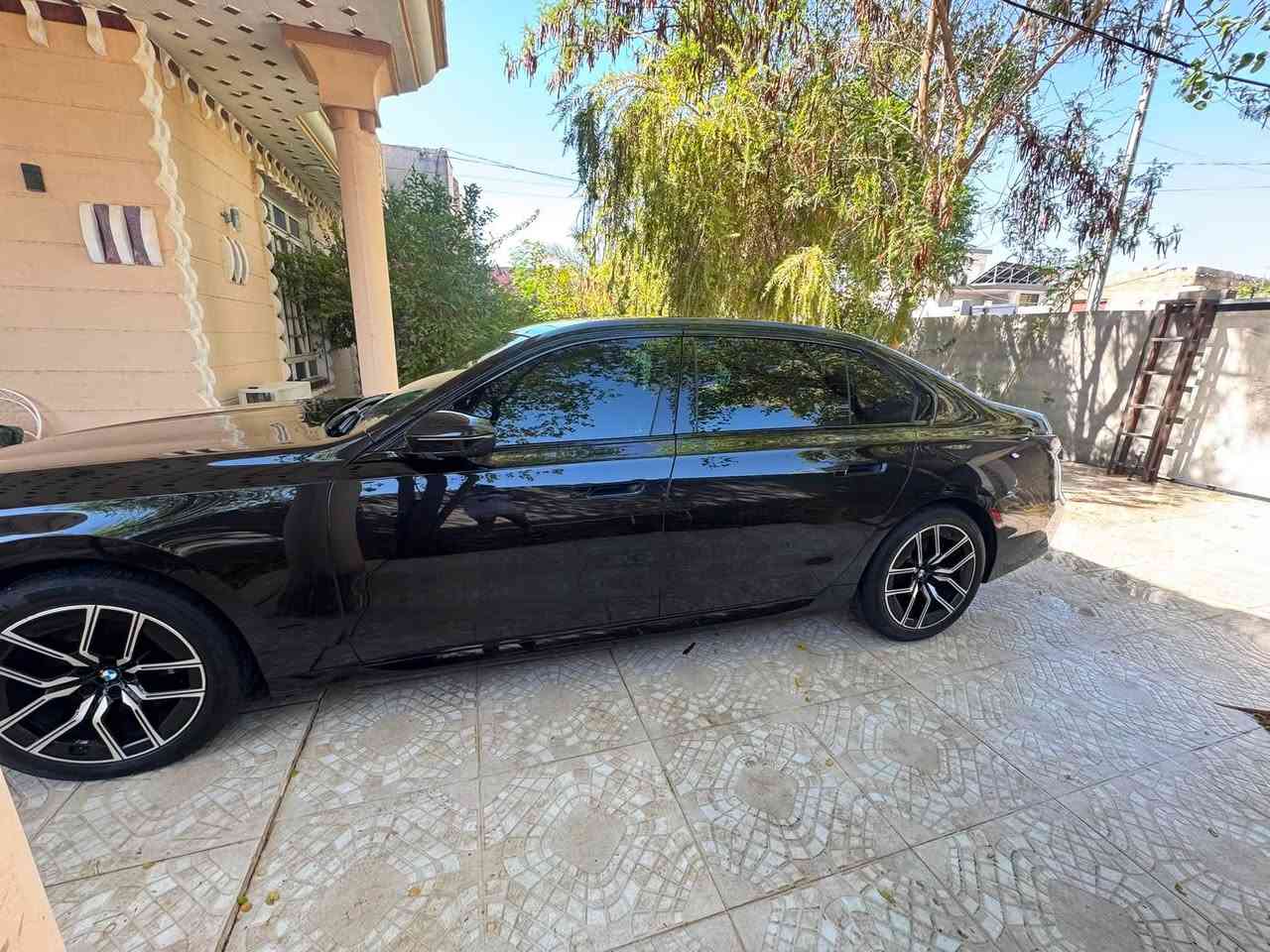 ‏              BMW _ 7 series _ 740i
_____________
‏‎‏‎النوع : 740i
سنة الصنع : 2024
‏‎‏‎المسافة المقطوعة: 28000 Mile
‏‎‏‎سلندر :  V6
                                   ***************
‏‎ السيارة وراد امريكي كلين تايتل مكفوله كفاله عاما السيارة مواصفاتها متخلص تجي بلاك بلادي بانوراما  كشنات خزن تدفئه و سستم صوت Harman/Kardon دواخل لون قهوائي  كرستال داتاشو كلها على وضع الشركة السيارة جديدة بشكل صفر مسج مابيها اي نقص او خلل كلشي على شركه  السعر :***********
‏‎‏‎‏
