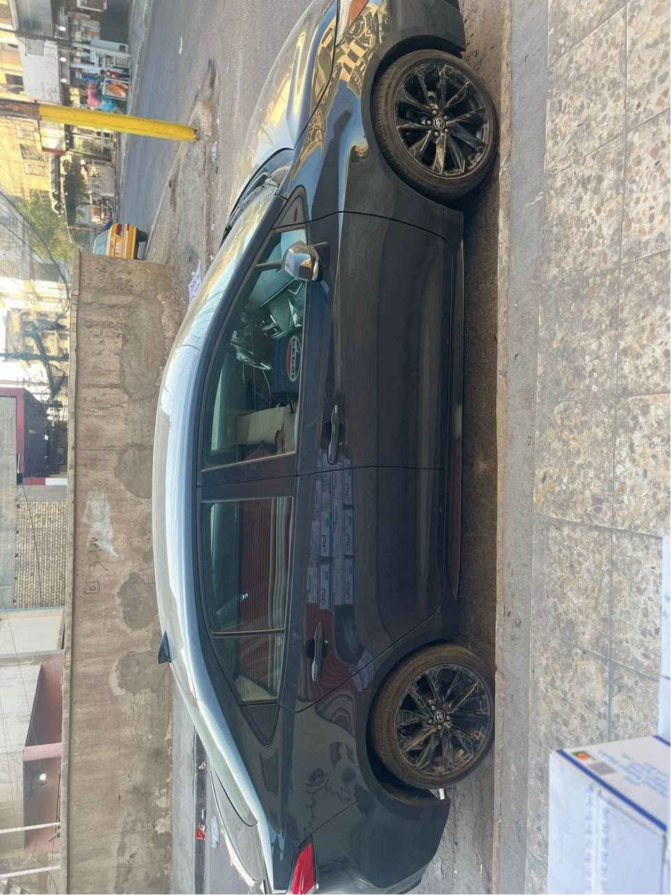 سلام عليكم 
❗️ للبيع فقط ❗️
السيارة دخول جديد اني المستورد تصليح على ايدي شغل مضبوط مال جناي رقم بغداد باسمي  
⭕️ تيوتا كورلا 2024 مكينة 2000 
الفئة se نايت شيد فول لون اسمنتي الجديد و المواصفات : 
بصمة 
شاشة كبيرة 
داخل لونين احمر واسود  
حساسات 
رادار امامي
رادار جانبي
كامرة تحديد مسار
كروز سرعة 
لايت امامي ليد + عدسة 
شاحن وايرليس
اوتو هولد 
سايد بريك بصمة
كامرة خلفية 
3 وضعيات قيادة 
كار بلي 
اشاير بالمري
 ويل 18 
كشنات مخمل
تخم تاير جديد
البطارية بحالة الوكالة 
جامة امامية جديدة 
بطارية جديدة
الصدر امامي خلفي بحالة الوكالة 
ماشية 55 الف كيلو
⭕️ الحادث : 
جاملغ ايسر وبنيد  
 السيارة جاهزة بدون نقص 
السعر وصور الحادث تفضل خاص او اتصل 
*********** 
العنوان بغداد - الشعب بغداد, العراق
