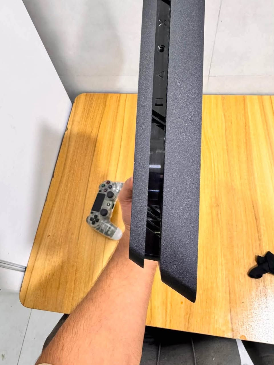 Ps4
بلي ستيشن ٤ معدل نظام ١٢.٥٢ القرص 
هارد ٥٠٠ كيكا 
الملحقات جوستك
كيبل بور + كيبل HD 
كيبل شحن + كارتونة الجهاز لوك ستيكر نظافة ١٠٠٪؜ شوفة عينك السعر ٣٣٠ وبي مجال للاستفسار خاص 
او ***********
