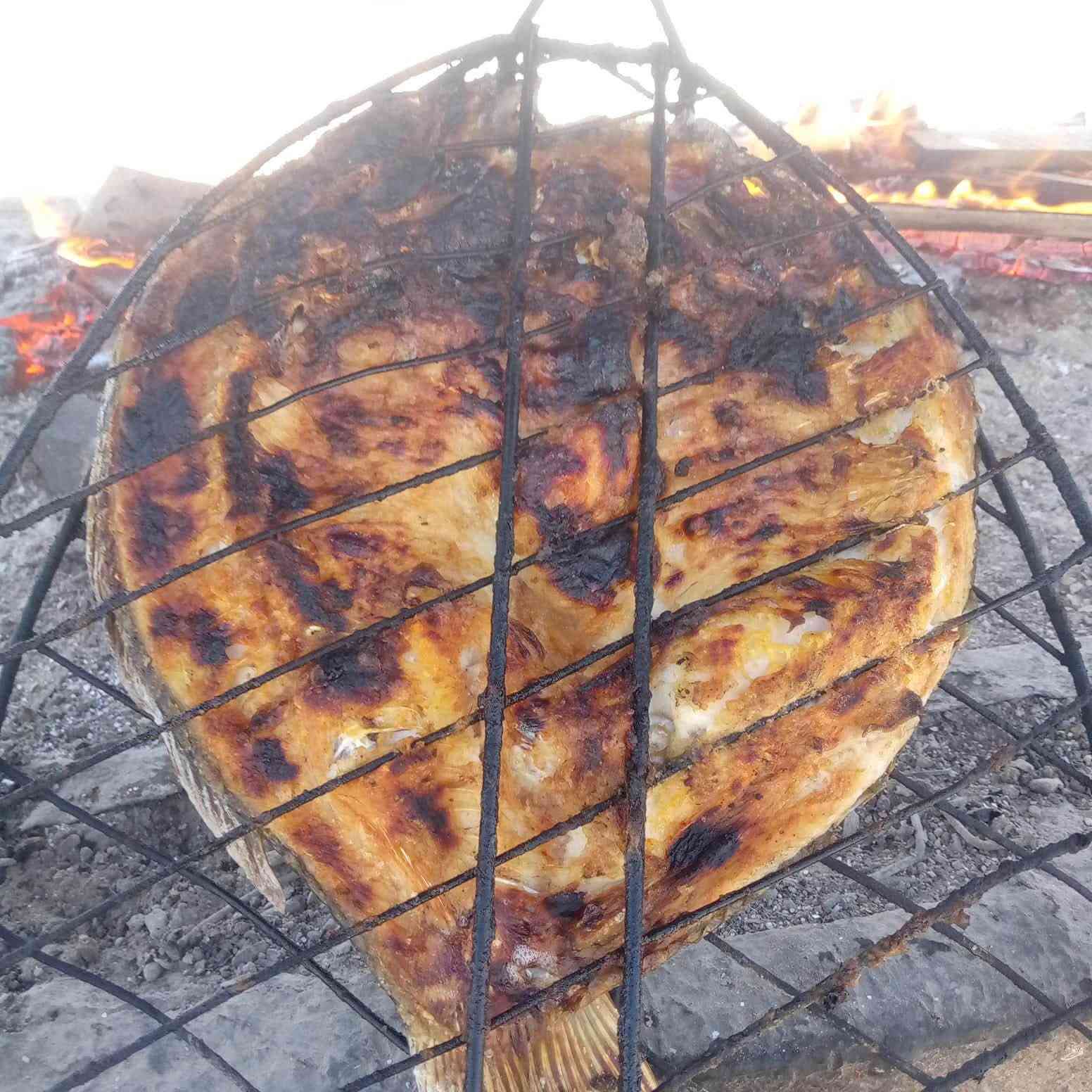 خلوا غداكم  اليوم يم [اسماك ومشويات بسمايه]! 🐟✨عوفوا الطبخ والتعب، وجربوا المسكوف البغدادي الأصلي المكسب على الحطب ، نظافة توب وطعم يبيض الوجه.
💰 الأسعار شاملة الشوي على الحطب:
1 كيلو 👈 بـ 8 آلاف
1.5 كيلو (+ توصيل) 👈 بـ 13 ألف
2 كيلو (+ توصيل) 👈 بـ 17 ألف
2.5 كيلو 👈 بـ 21 ألف
3 كيلو 👈 بـ 25 ألف🚀 
التوصيل لباب الشقة وبأي طابق وبأي بلوك داخل مجمع بسماية والأكل يجيك يدخن!📍 الموقع: بسماية - []📞 للطب السريع (اتصال أو واتساب) ***********
اسماك ومشويات بسمايه
