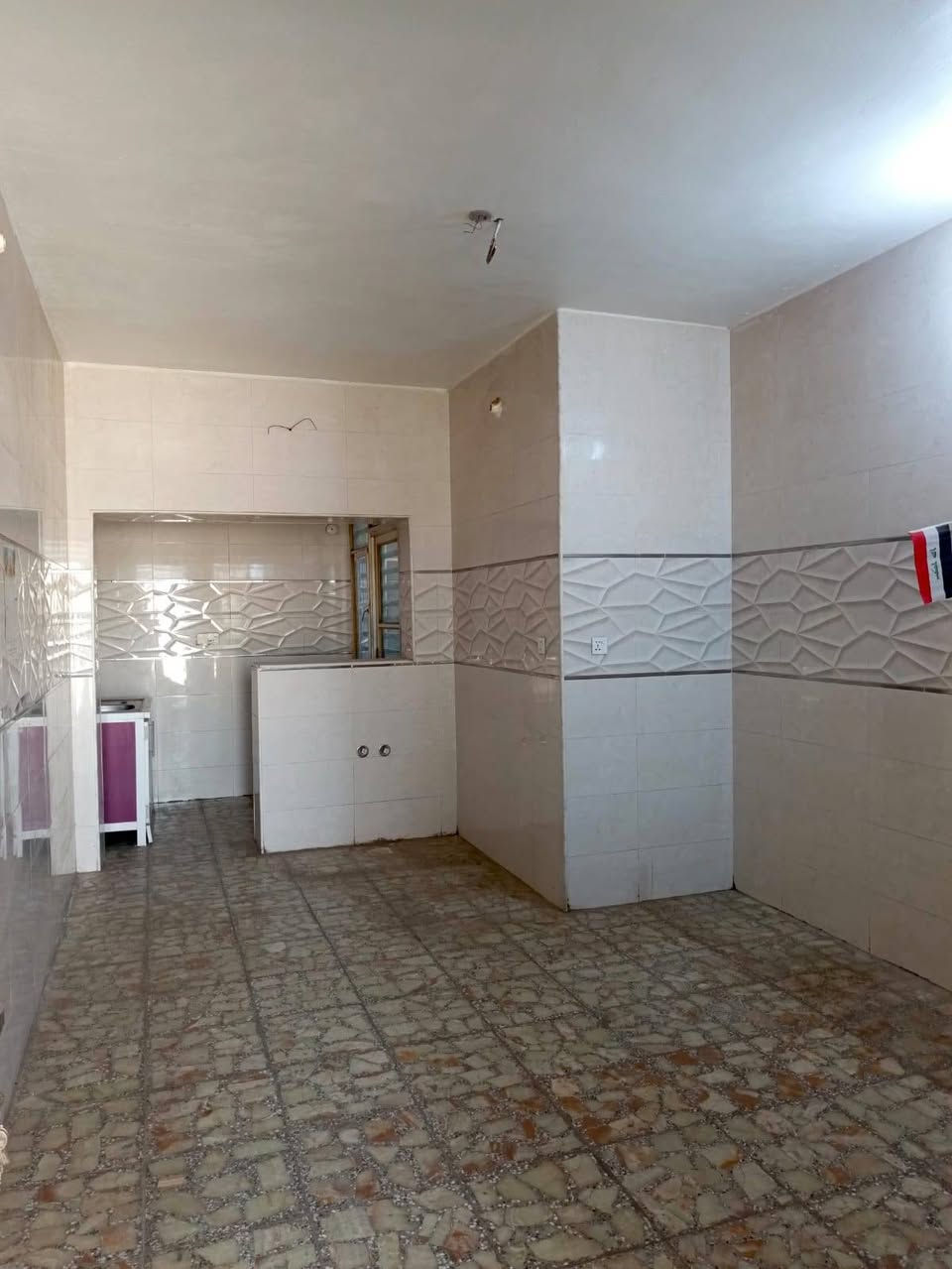 السلام عليكم 
بيت للايجار حي النداء 
عله شارع المجمعات مقابل  قريه الغدير 2
200 طابقين 
 غرف نوم عدد 4
صحيات عدد4
استقبال 
موزع
مطبخ حار 
ومطبخ بارد 
كراج سيارة 
ايجارة 500 كل شهر بشهره
للاستفسار الاتصال او واتساب 
***********
