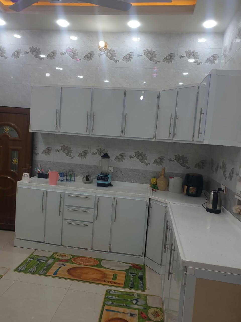 سلام عليكم بيت 200 متر طابو صرف كونكريت مسلح باسمي حر طابق واحد مامطلوب يباع مع الاثاث بالكامل( فقط بيع نقدآ بدون مراوس)ثاني يوم ابصملك( قضاء عفك )حي الشرطه قريب على المدارس الصينيه مقابيلة منتزة يم حسينية الرحمن للاستفسار خاص او واتساب على الرقم ***********
