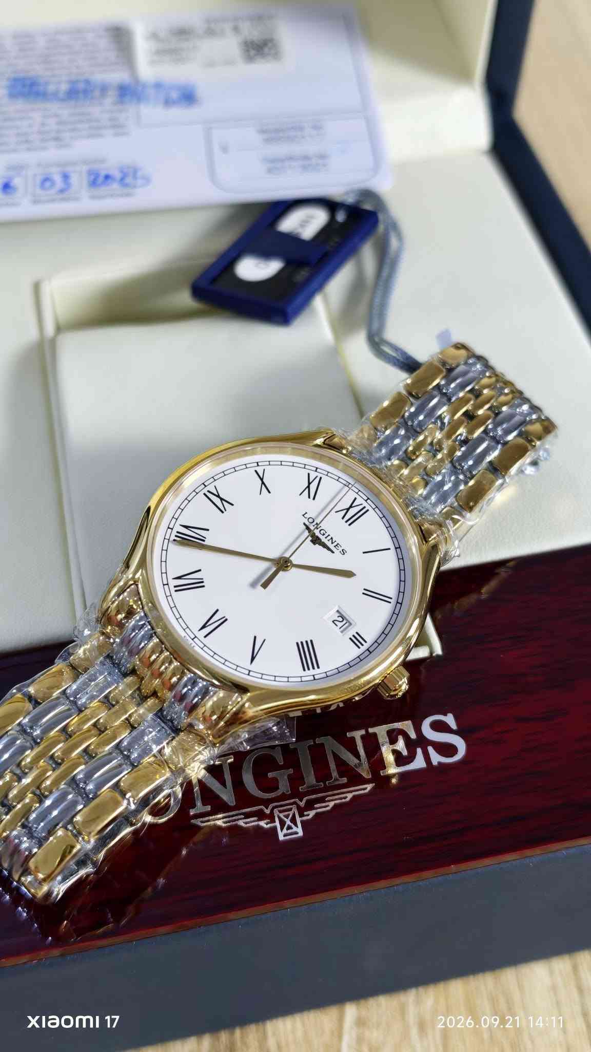 Longines Lyre quartz 
ساعة لونجين لاير سويسري أصلي أصلي أصلي 
#كوارتز بطارية 
جديد غير مستعمل 
كامل ملحقات 
قطر 39.5
ارقام روماني 
#سعر 595 دولار 
***********
يوجد خدمة التوصيل
