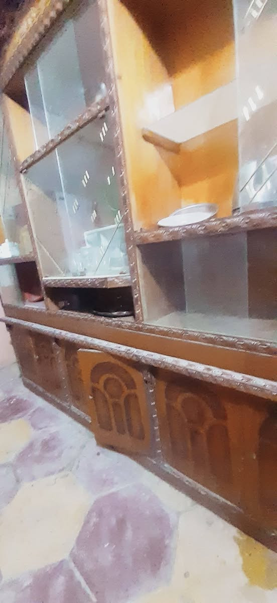السلام عليكم معرض للبيع السعر ميه وخمسين وبيه مجال ا المكان السماوه الهلال الرقم ***********
