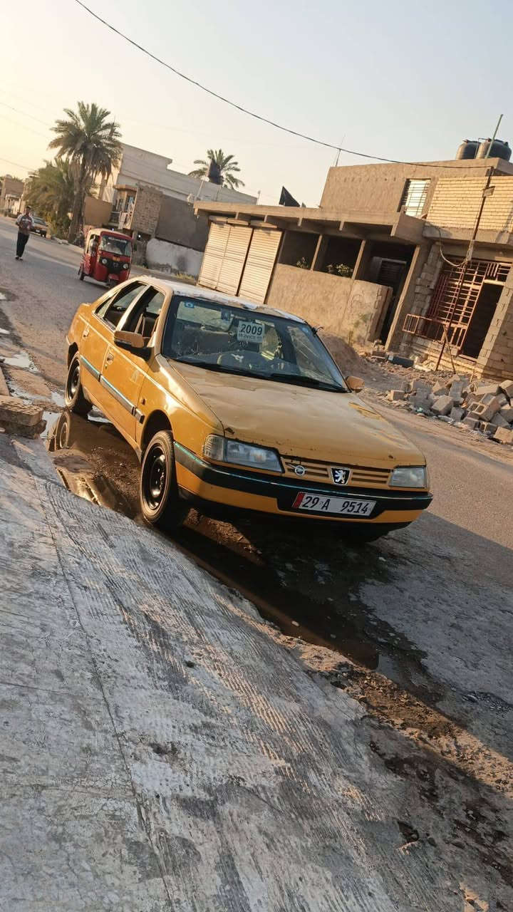 السلام عليكم بيجو 405 موديل 2009 للبيع سيارة كير مكينة خير من الله عليها محرك مال بيجو فرنسي بس يرادلها داينمو لان ضعيف وتجي وتكلب وتشوف السيارة تشتغل دفعة سيارة بأسمي وشرط التحويل سعرها 22 وبيها مجال للشراي *********** بي واتساب
