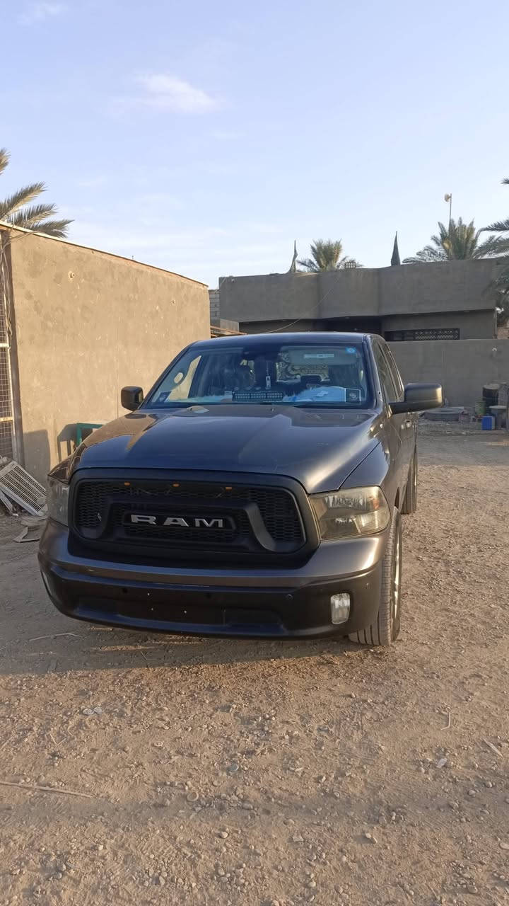سلام عليكم للبيع او لمراوس دوج رام 2023
8سلندر باب طويل بدي قصير 
4×4
رقم بغداد ماشيه 48الف 
رقم الهاتف ***********
