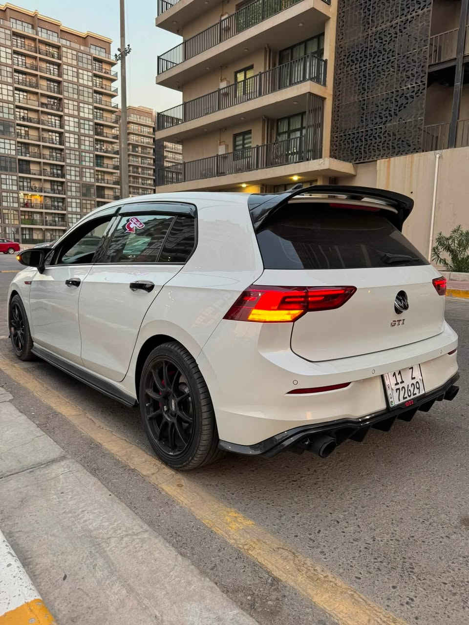 فولكس واكن كولف 2023 GTI وارد أمريكي رقم بغداد جديد 
بيع أو مراوس حسب القناعة
فول مواصفات بانوراما 
ماشية 80 كيلو حقيقي 
محرك ٢٠٠٠ تيربو 
كير عادي ٦ نمر رياضي فصلة صوت رياضية صوت مميز
السيارة بيها إضافات وتزويد ومصروف عليها 
اضاءة ليد داخلية مع إمكانية تغير اللوان الدشبول بالكامل 
كشنات كهرباء وعادي 
معظم الداخل لمس 
رادارات جانبية وأمامية خلفية 
توقف ذاتي 
‏شاحن لاسلكي
شاشة ديجتال
وهواي بعد مواصفات تكدرون تبحثون عنها 
الحادث حيل خفيف جاملغ وبنيد بدون اي دواخل شواصي سليمة كل شي بالداخل سليم
والسيارة نكدر نكول على وضع الشركة وصور الحادث موجودة 
راح اعرضها بسعر جدا مناسب يمكن الأنسب بالعراق 
١٨٥ وبيها مجال بسيط
مكاني بغداد والسيارة باسمي 
والشراي يتصل 
***********
