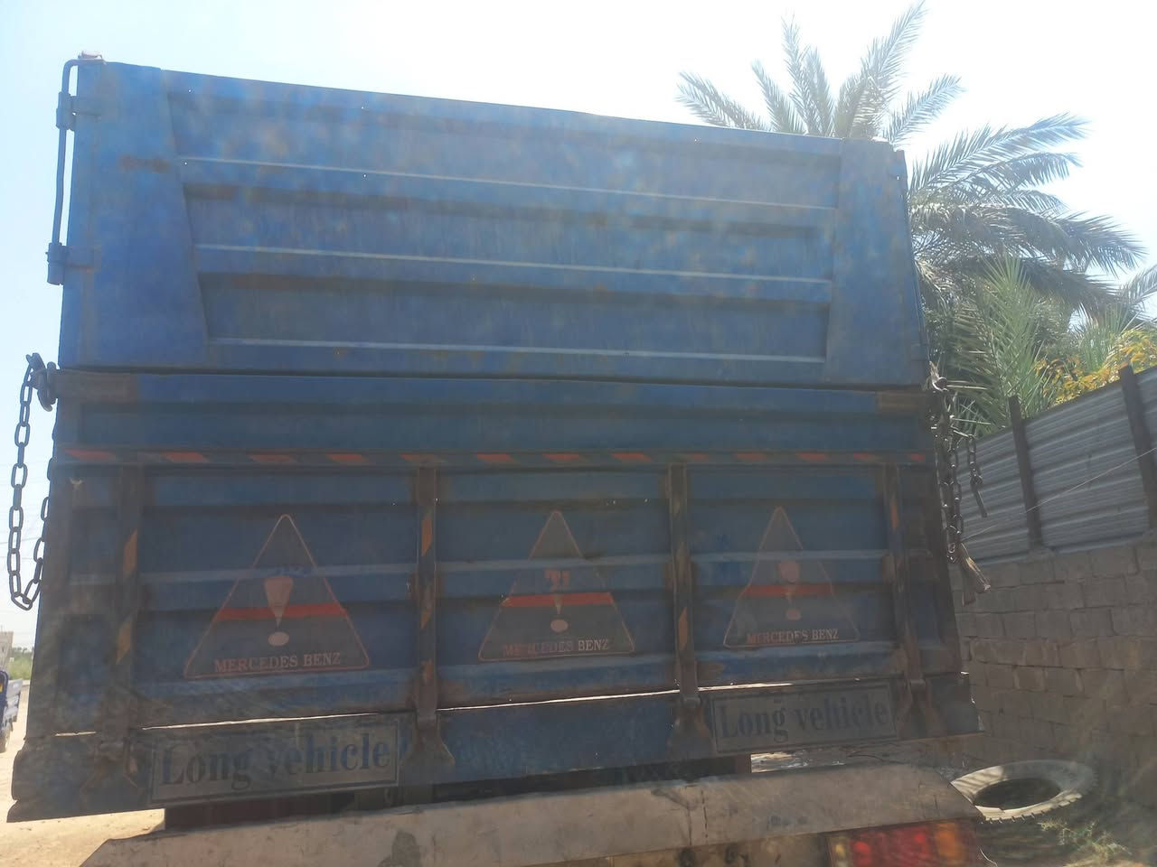 السلام عليكم عربة للبيع شاصي ١٦ دناكير ١٦ صيني الطول ١٢ونص جناب حدادية ارتفاع ١٩٠ السعر٩٠ وبيهة مجال المكان ابي غريب ***********

