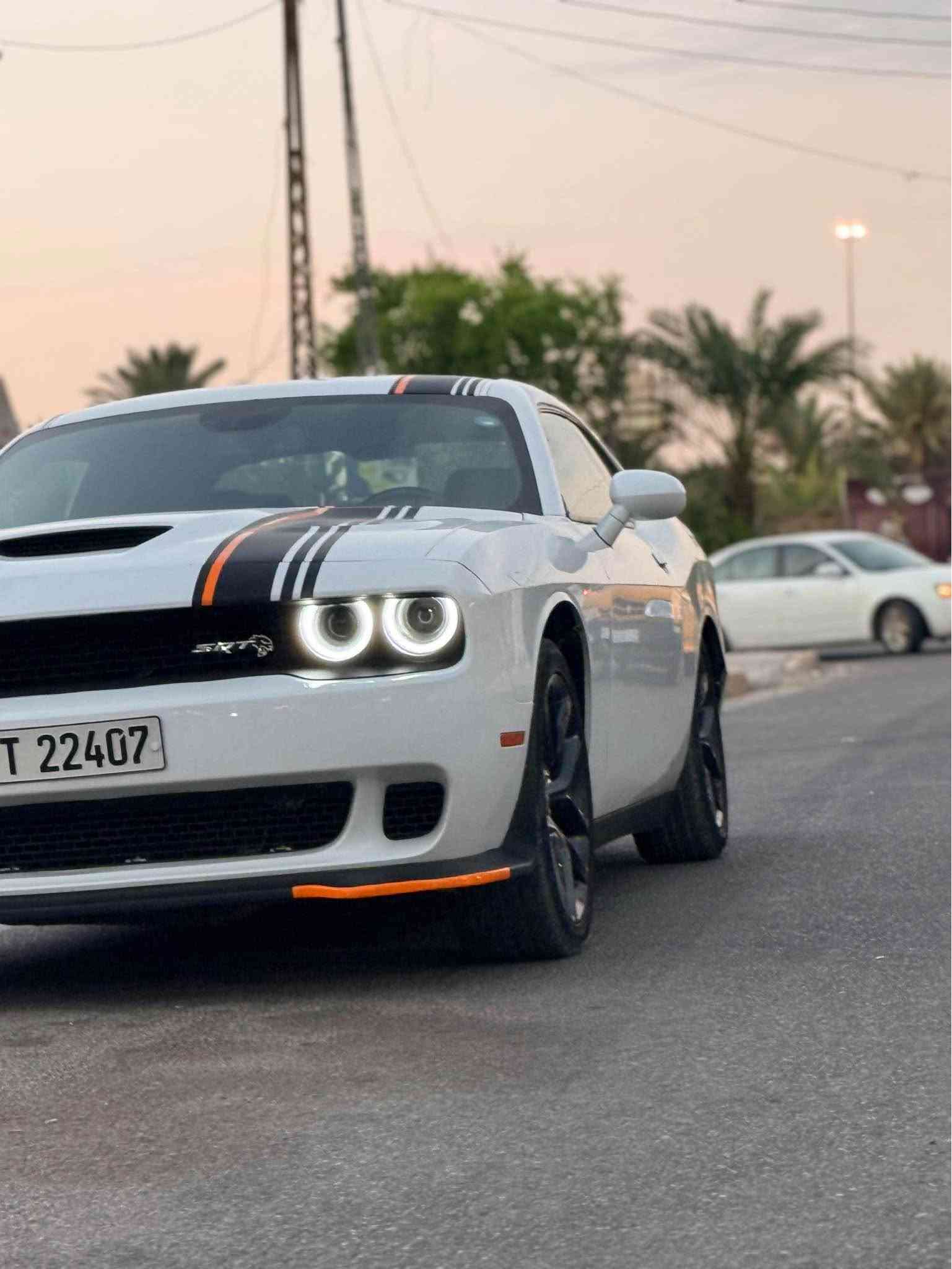 🔥 دوج جالنجر SXT موديل 2023 - للبيع 🔥
سيارة رياضية ممتازة بحالة جيدة ونظيفة جداً جاهزة للاستخدام.
📋 تفاصيل السيارة الأساسية:
 الموديل: 2023
 اللون: أبيض
 المحرك: سلندر (V6) سعة 3.6L (
 المسافة المقطوعة: 24 ألف ميل فقط
 الضرر: 3 قطع صبغ)
⭐ أبرز المواصفات (SXT):
 بصمة تشغيل ودخول ذكي
 شاشة لمس ذكية تدعم Apple CarPlay و Android Auto
 كاميرا خلفية 
 كرسي  السائق تحكم كهربائي
 نظام قيادة رياضي (Sport Mode)
 تبريد ممتاز (قطعتين)
 تحكم كامل من الاستيرن مع نظام أوامر صوتية
 ويل كب أصلية مع شاشة معلومات ومعايير قيادة
📍 الموقع: بغداد - حي الجهاد (شارع المطار)
📞 للتواصل والاستفسار: *********** بغداد, العراق
