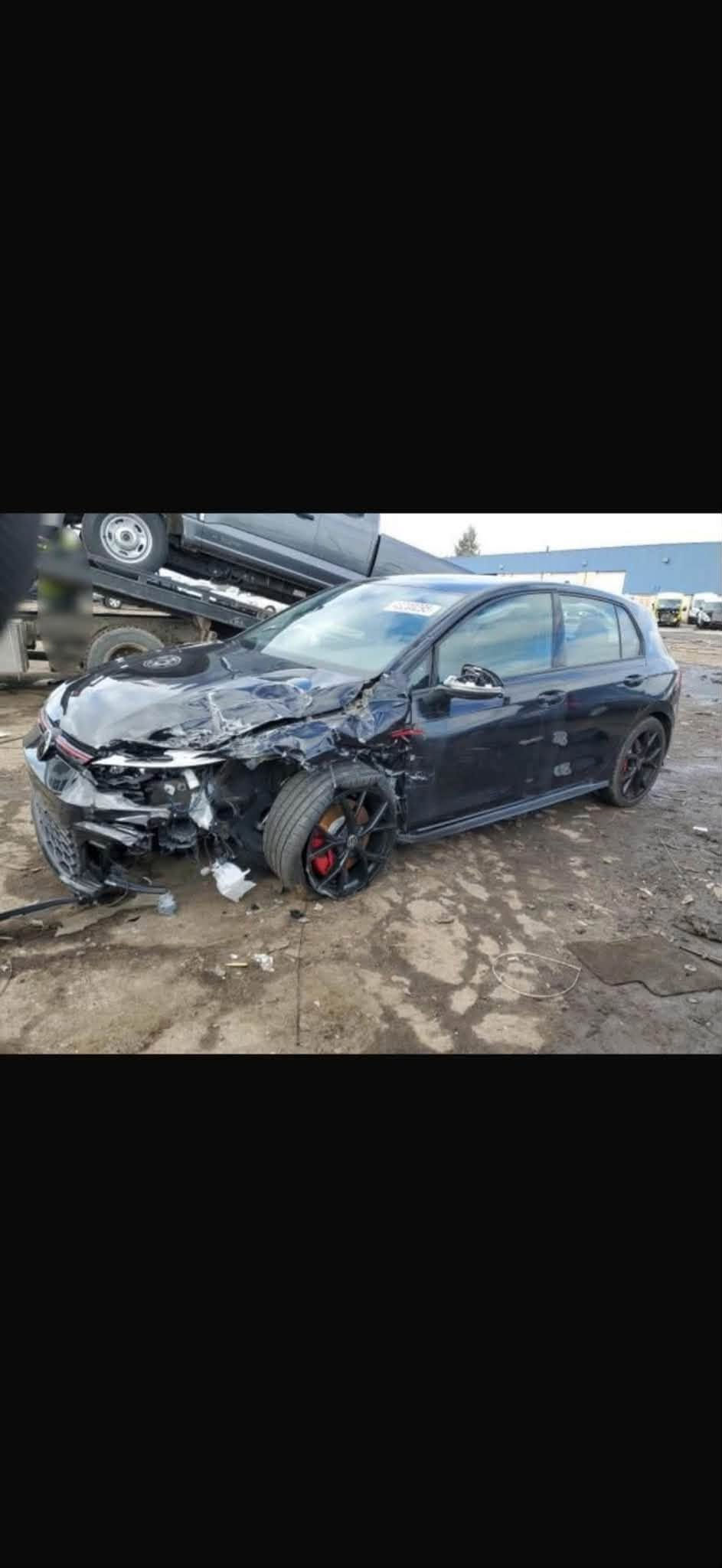 كولف GTI • ٢٠٢٤ • ٣٢ الف كم