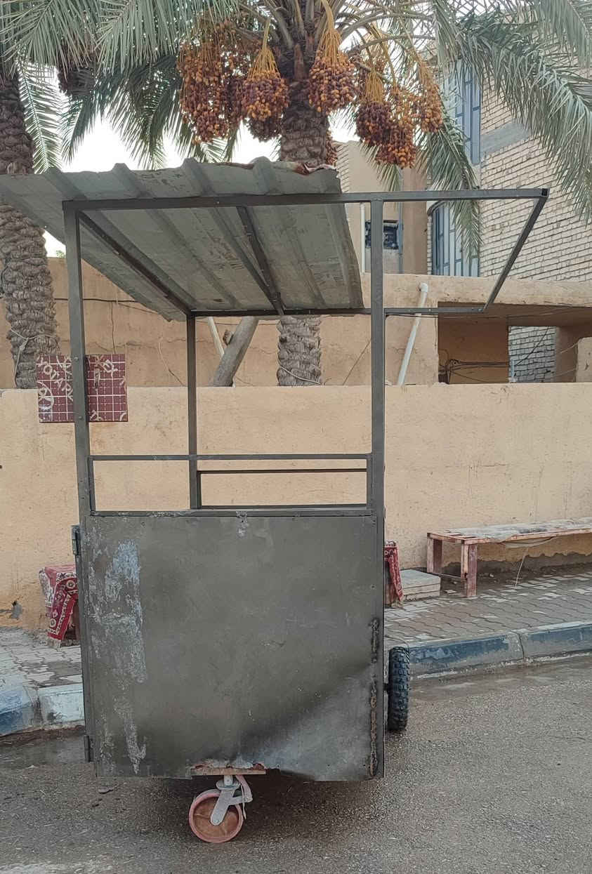 عندي عربانة اكلات سريعة حلويات عصاير فلافل همبركر داطلي تصلح للمواكب تسكام متنقلة مع مخزن داخلها للبيع كربلاء العطيشي ***********
