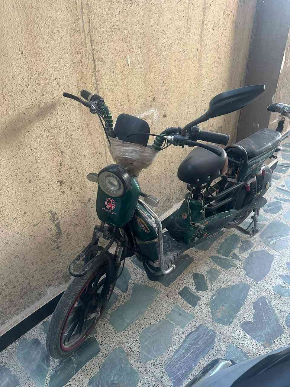معوز بطاريات
السعر ب 100 الف كله شغال
4اشاير دبلات هورن سماعه
بريكات بنز  دسك
سله اضويه نشرات 
واتساب ***********
