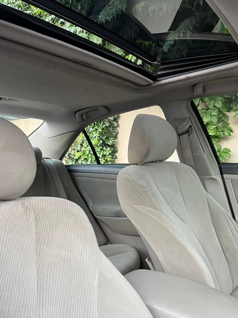 Toyota camry 2011 
تويوتا كامري خليجي ٢٠١١
مواسه فات فول
سلايت
په رده 
كوشن كاره با
دوو سويجي بيلادي ماوه
سبيري دا نه به زيوه
١٣٠ هه زار وويشتوه به شه رتي كومبيته ر
له شه ريكه وه يه ك ده ست بوه
گيرو مه كينه ي به شه رت نه كراوه ته وه
بي بوياخه بي بارجه كورانه هه موو كياني به شه رت
به ناوي خومه وه يه
شوين سليماني
***********
