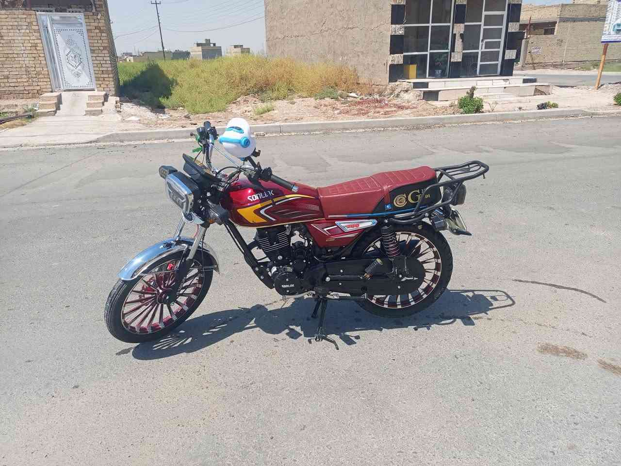 السلام عليكم الدراجه موديل 25 ماشيه الف و700 السعر 950 وبيها مجال بصيط متواجد خاص وهاذ رقمي ***********
