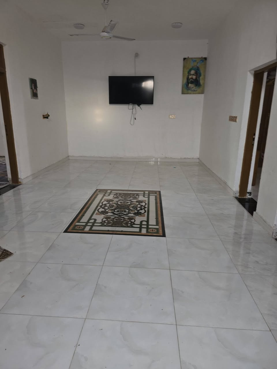 السلام عليكم 
نصف دونم زراعي سند 25 
مع دار سكن المساحه 250 متر
في الديوانيه نهاية حي العسكري الثالث
باقي التفاصيل يرجى الاتصال على الرقم
***********
***********
