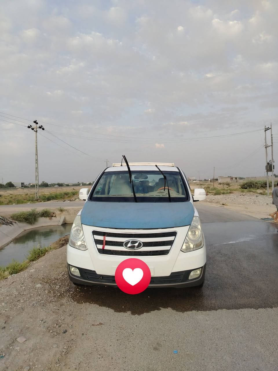 السلام عليكم ستاركس #موديل2014_H1للبيع_سياره خير من الله مال جناي سياره بيه تبديل جامرلغ الامامي الايمن بدون دواخل وبيهه رش جامرلغ الامامي الايسر وباب سايق والباقي بدون دواخل كفاله مكان سياره #ديالى_بلدروز رقم صاحب سياره ***********
