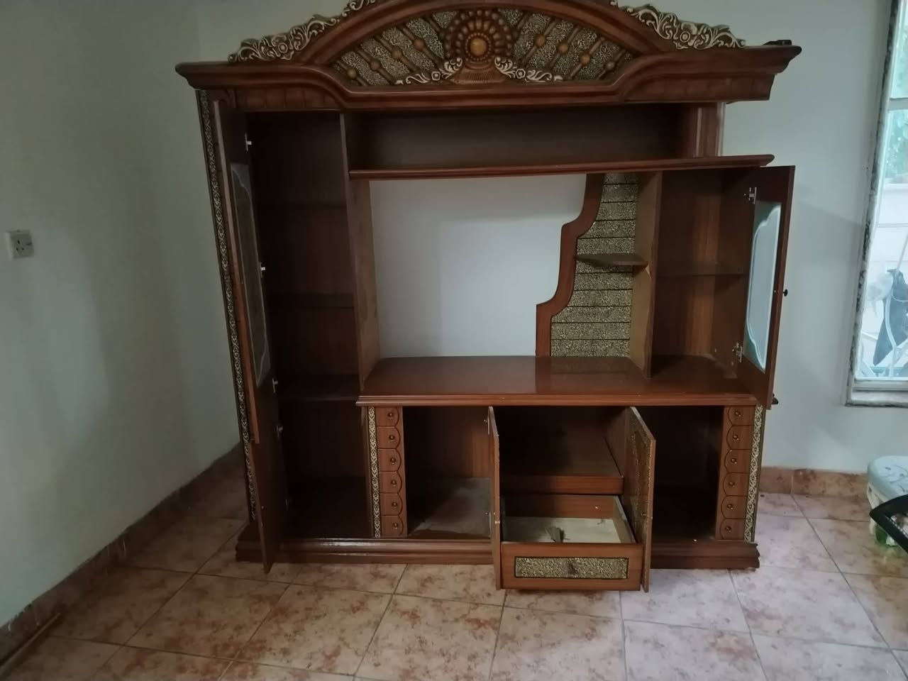 السلام عليكم السعر 150 جديد المكان الموصل الجانب الأيسر الرقم ***********
