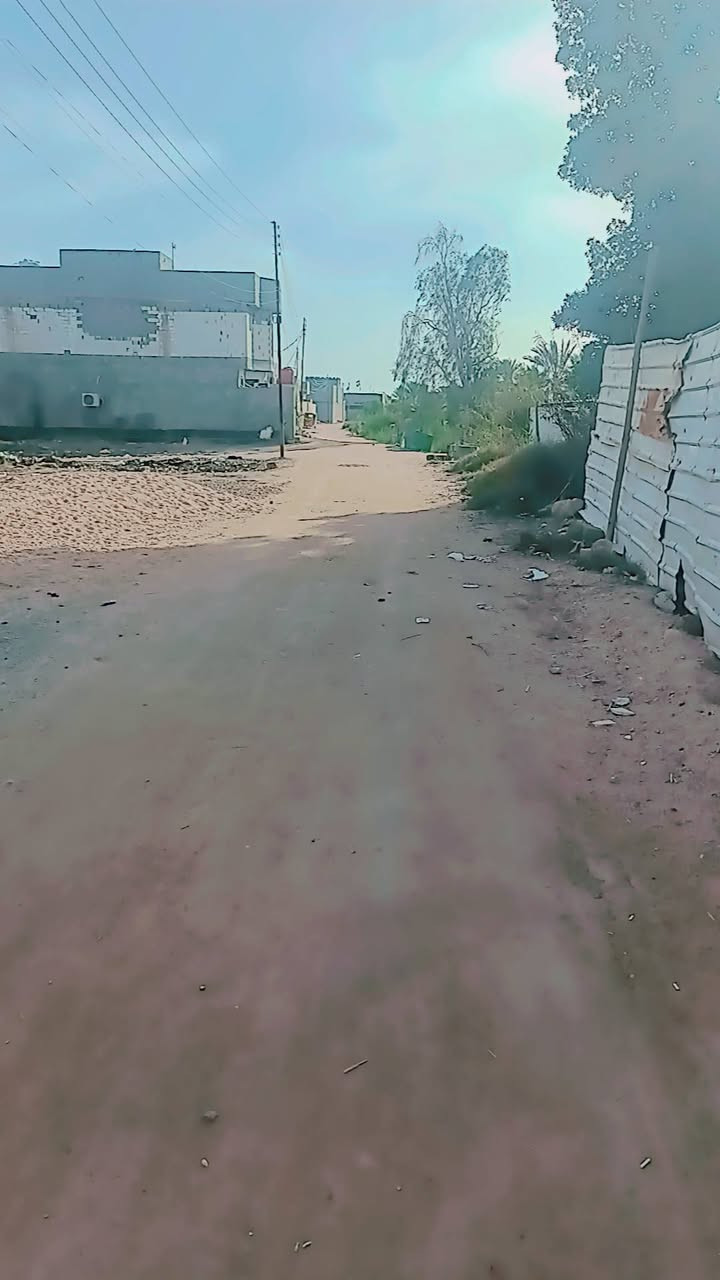 ياالله السلام عليكم هيكل مساحه (170)متر
طابوصرف زراعي واجهة البيت 8وربع والنزال 20ونص سند(23)الموقع الجزيرة الفيروزية بعد الجسر الثاني شارع موسى الكاظم يحتوي على غرفتين 5X4 وصاله 6X6 مطبخ 4X4 استقبال 5X4 حمام 180X220ابواب الحديد كامله مع الهيكل 
بناء شخصي خدمات كامله ماي كهرباء الشارع المقابيله عرض 8 متر كدامه نهر مسيج ماكو كدامه بيوت .للبيع .للتواصل ***********

