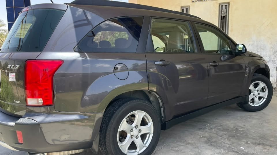 سوزوكي XL7
موديل 2008 
محرك 3600 
السياره بلاديه ومامتعوبه كير محرك تبريد كهرباىيات خير من الله على وضع الشركه 
فول مواصفات 7 راكب تبريد 3 قطع فتحه تحكمات مانع تزحلق 
شاشه كاميرا حساسات مقاعد جلد تدفئه تبريد بالمقاعد كنترول اعطال السياره جاهزه بدون نقص . عائليه وترهم خطوط 
رقم انبار بأسمي تحويل ثاني يوم . 
مكان السياره الانبار / هيت 
السعر 95 وبيه مجال لشراي 
الاستفسار ***********
