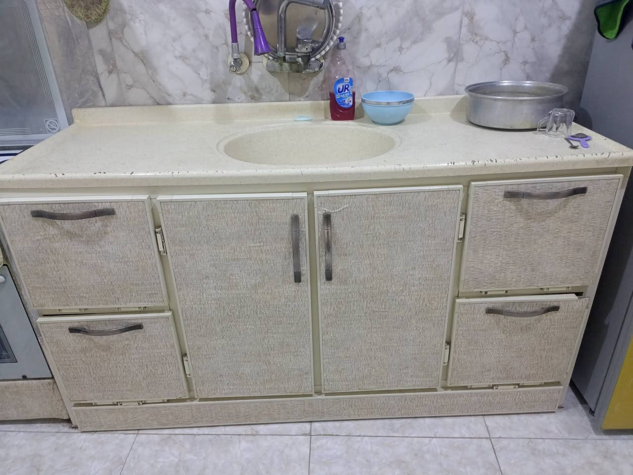 مساء الخير والعافيه اغراض للبيع
طباخ ٧٥ ألف 
كاونتر ارضي وملحق نضيف ١٥٠الف قياس متر ونص 
سنك المنيوم ومرمر الاصلي قياس مترين ٢٠٠ الف
مكاني نجف الاشرف ناحية الرضويه قرب مجمع الدعمي للأجهزة الكهربائية ***********

