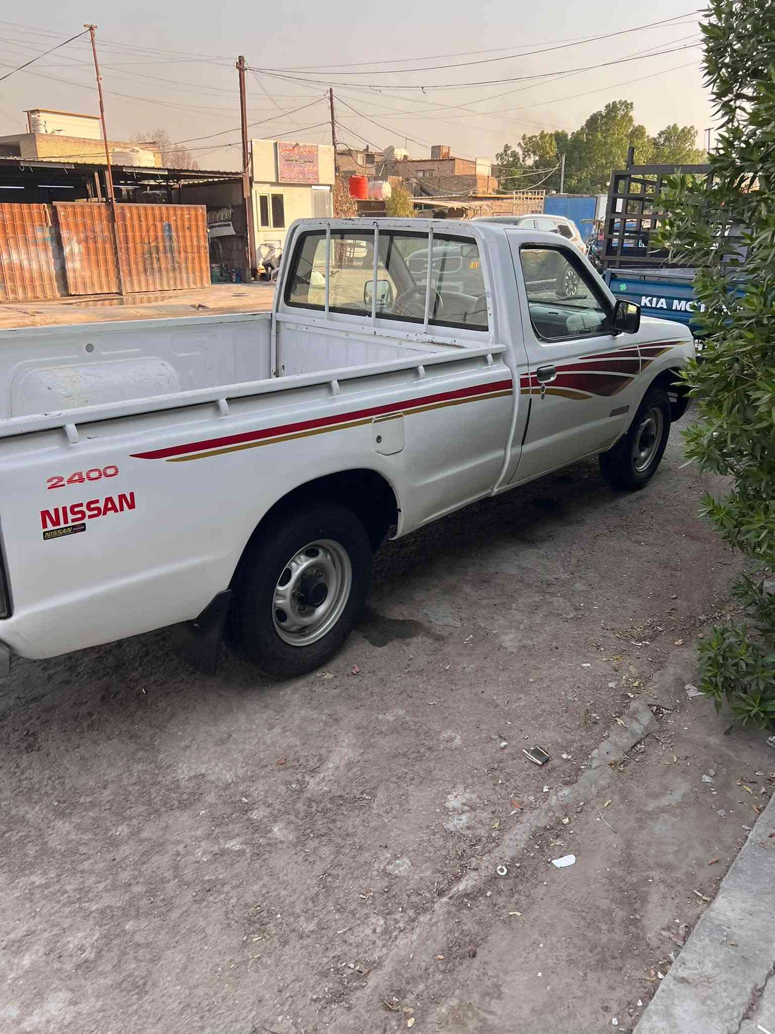 نيسان بكب • ٢٠٠٢ • ٢٤٠٠