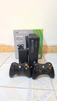 اكس بوكس 360 • ١١٤ لعبة • ٢ جوستك