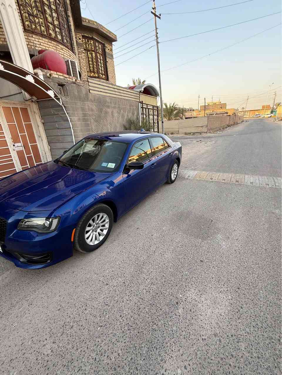 اوباما كرايسلر مديل 2019 
تحويل ثاني يوم هزه جديده 
حداديه 100%
تبريد 100% 
تخم تاير جديد 
غرفه كشنات S
بچم لايتات زنون عدسات جدد ضمان سنه 
دمام بالصندوق 
شاشه كار بلي 
كهربائيات كلها شغاله 
ما بيها اي نقص ان شاء الله  
مكاني البصره 
*********** البصرة, العراق
