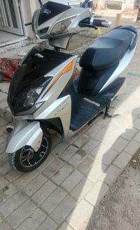 دراجه كهربائيه • البطاريه ١٠ ونص • نضيفه