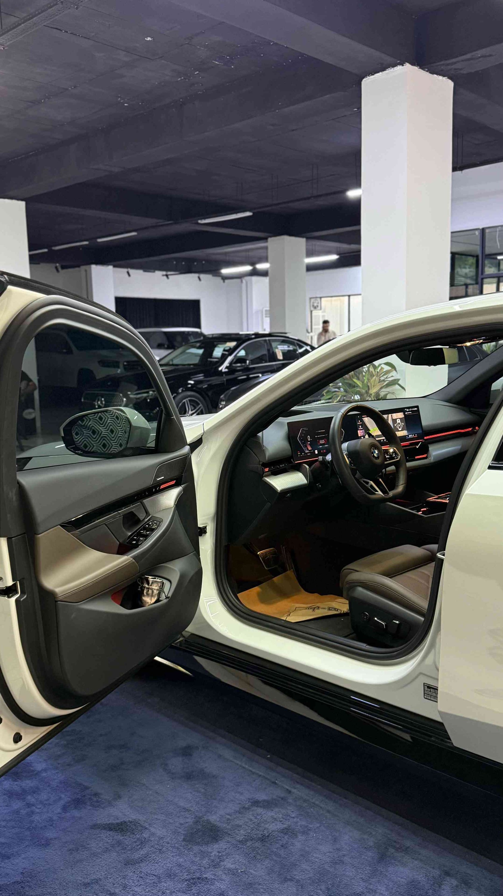 Bmw-530i Full option M-pro Clean title 2026 White & brown  Black edetion  16.000mil Call for price: *********** ***********
