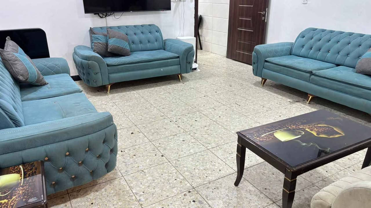 السلام عليكم تخم عراقي ١٠ مقاعد للبيع عراقي تفصال درجه اولى مابي ضرر فقط محتاج غسل للبيع بسعر ٢٥٠ الف العنوان بغداد الاعظميه 
***********
