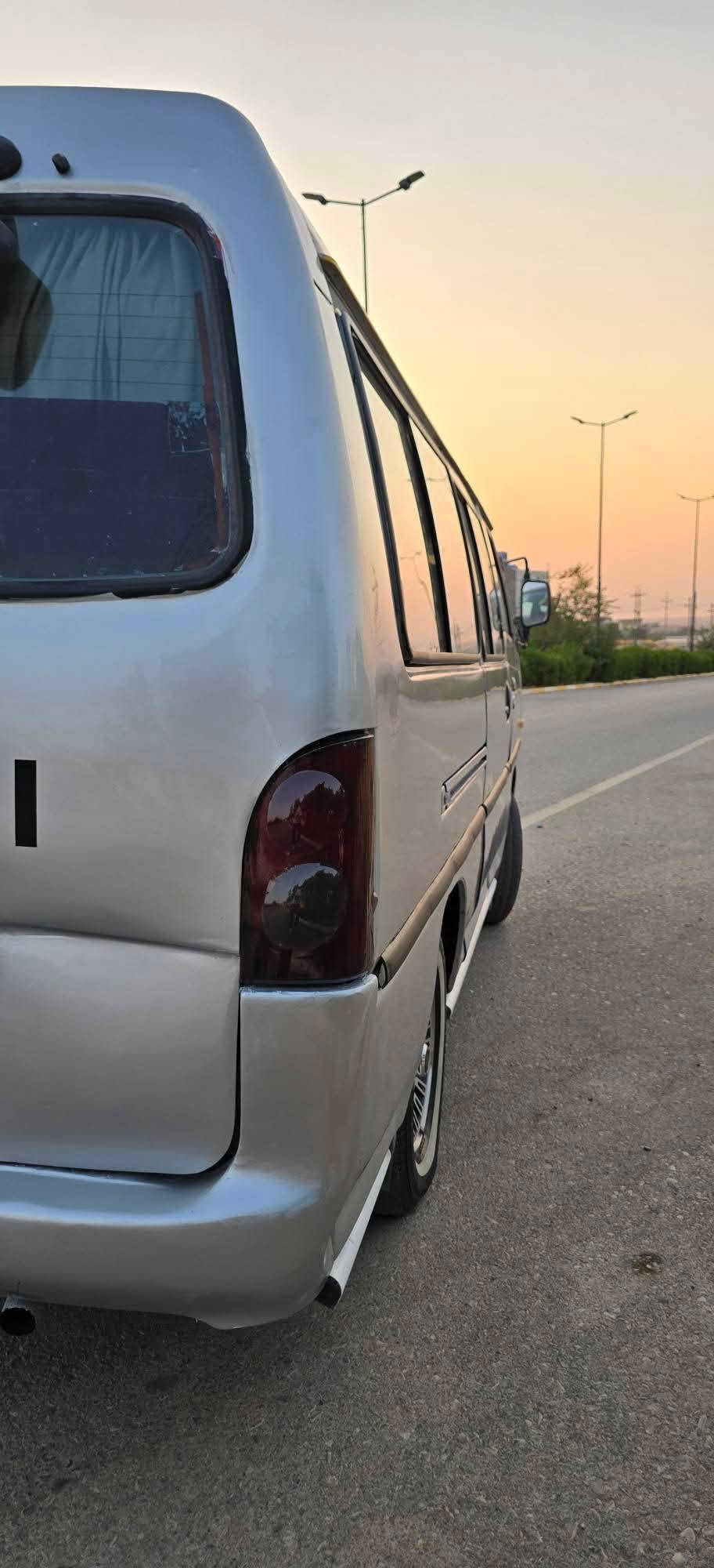 هوندا با س 1995 ئارم بلا ستيك سليماني ته حويل ي ئه سليشه غه را مه به شه رت كيرو مه كينه ونيجي به شه رت حيزام بو يا خ له سه ر سا غي 32 كه لا *********** هه لبجه شه هيد ***********
