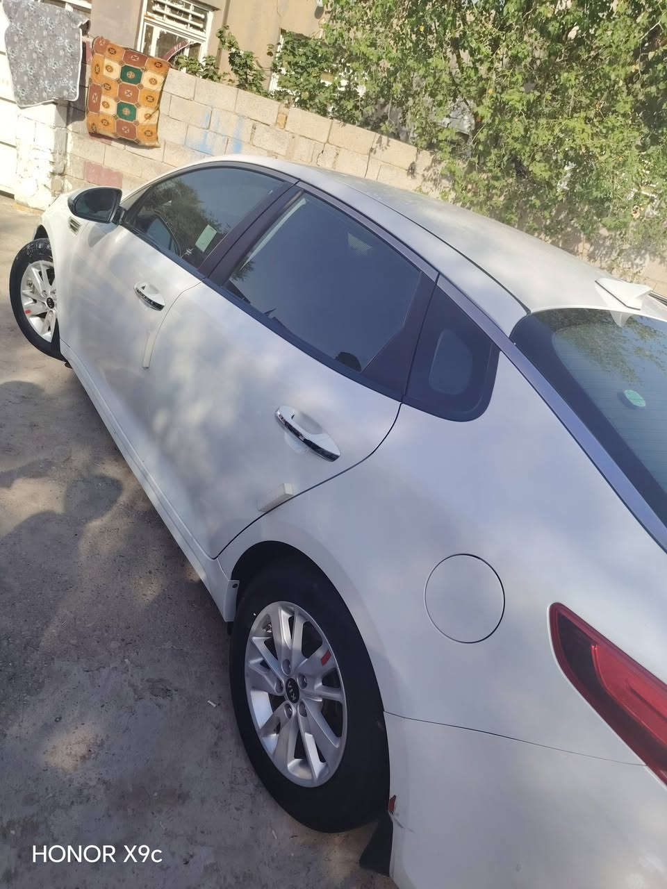 السلام عليكم..   اوبتما للبيع أمريكي  مكفوله ماعدا خشم الجاملغ. فقط السياره نضيفه جداً  بدون أي دواخل  غرفتها بلجيس. موديل 2016 . مكاني ميسان. ***********. معروف مواصفاتها

نص مكتوب في الصور:
- HONOR X9c