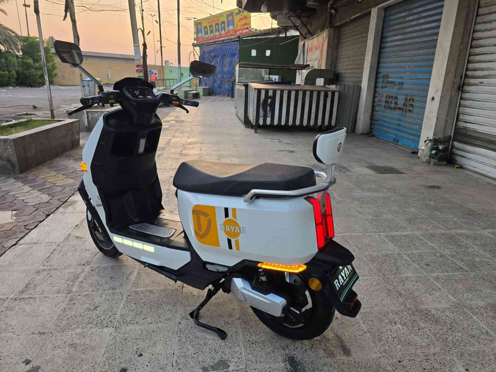 السلام عليكم دراجه شحن وحش الكونVIP  الريان فول مواصفات السعر 950 رقمي للتواصل ***********
