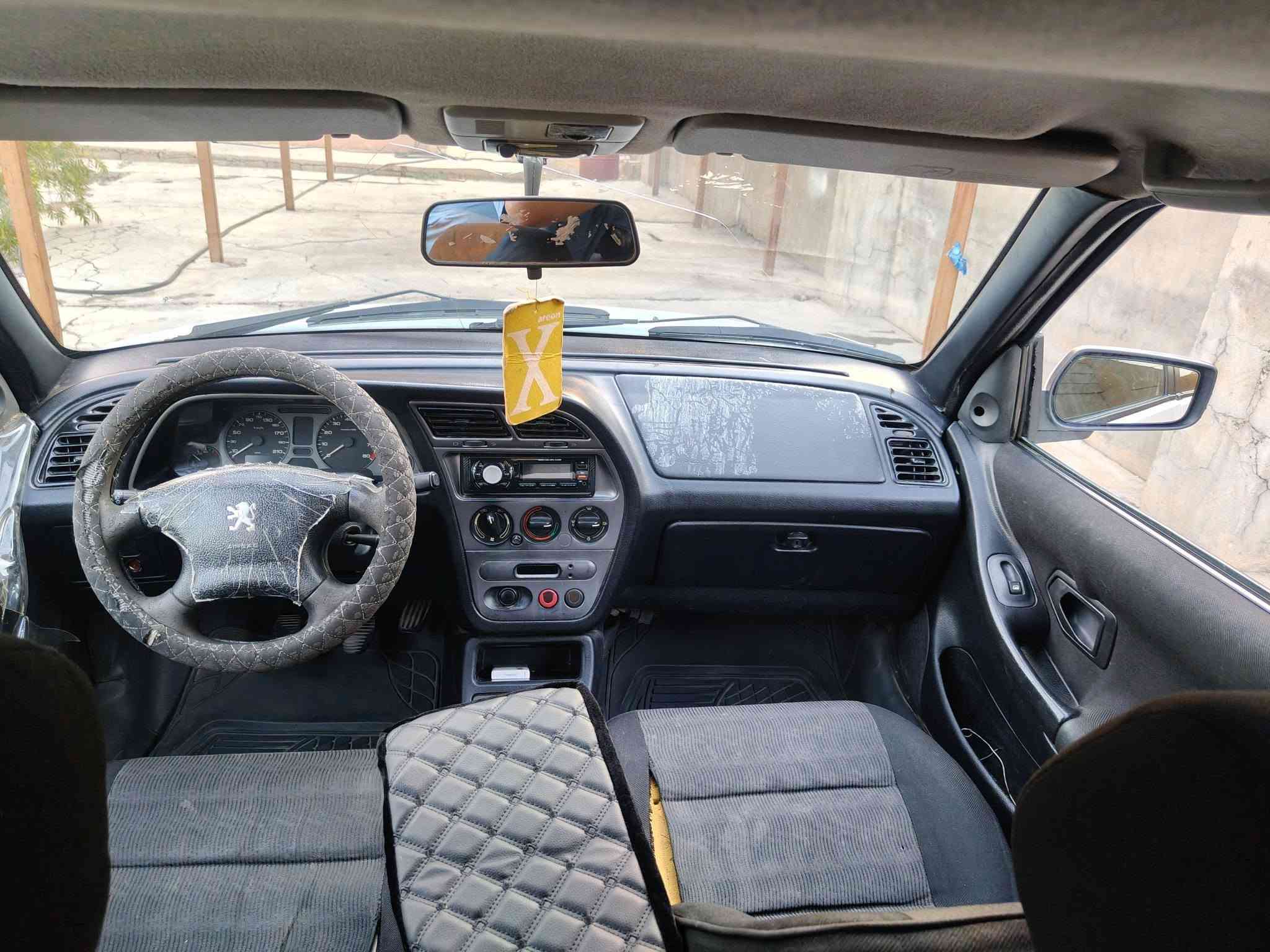 السلام عليكم 
بيجو 306  2002
كركوك مشروع وطني شرط التحويل 
كير ومحرك وتبريد شرط
صدرها يريد شوية ترتيب 
قطعتين صبغ الباقي بلاد
كهربائيات كلها بلاد 
ترهم مراوس حسب القناعة 
السعر 42 وبيها مجال 
مكاني العلم
***********
