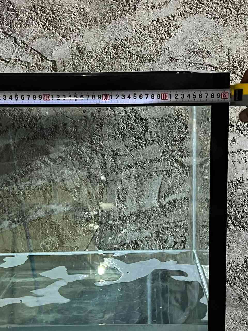 حوض كبير للبيع
قياس 1,20 متر 
ارتفاع 65 سم 
نزال 50 سم 
الارتفاع مع الميز 152 متر ونص
حواف ورباط علوي المنيوم 
جام 10 ملم 
نضيف جداً بحالة جيدة
فقط بي فطر بالارضيه مصلح ومدعوم بطبقة ثانيه جام 10 ملم 
معروض بـ ٢٢٥ وبي مجال بسيط للشراي 
البلديات / واتساب *********** 
بالواقع احلى من الصور تجي تشوفه وتقتنع وتدلل 
اذا عندك حوض وميز 1متر نظيف يرهم مراوس
