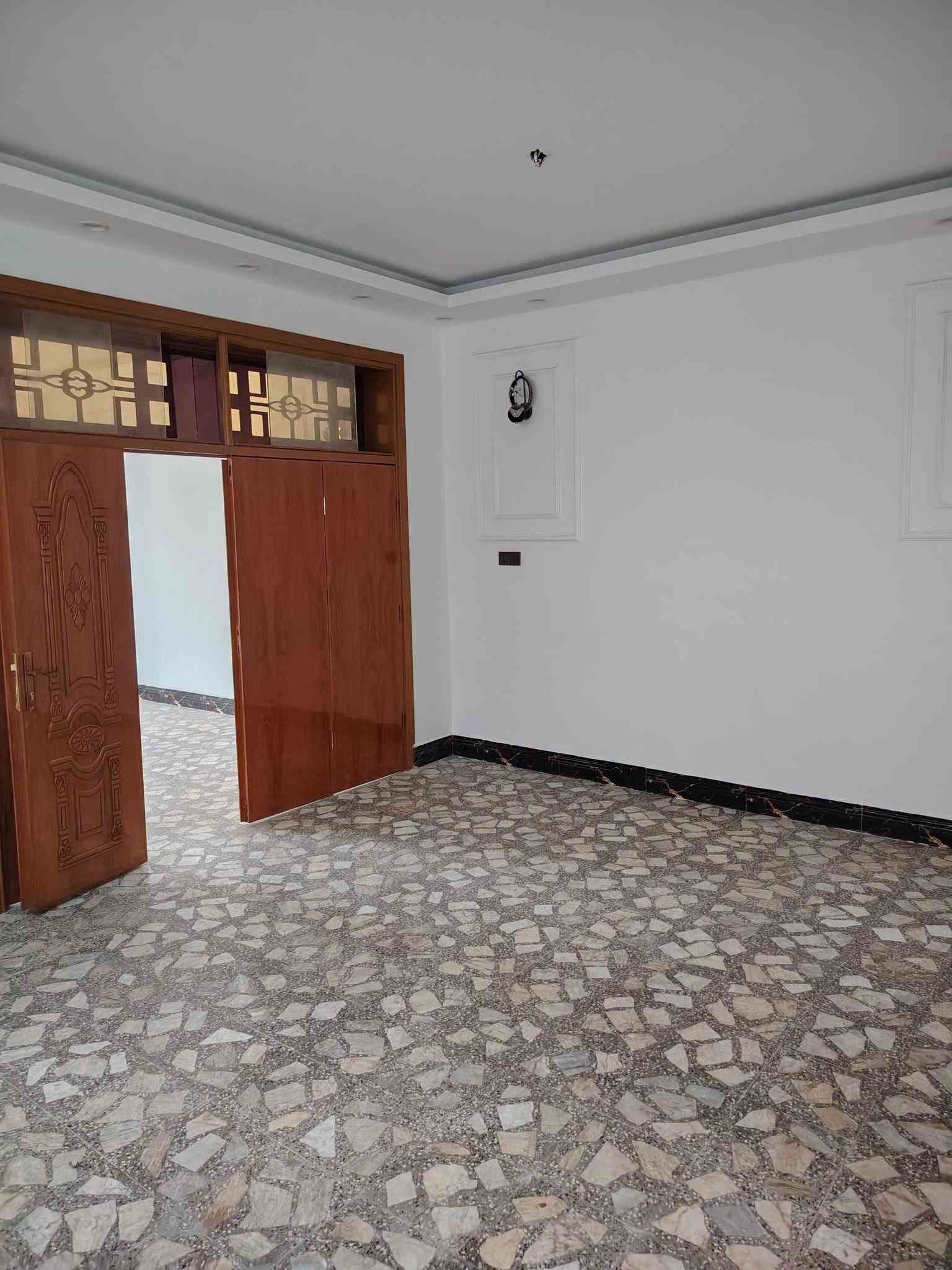 دار للبيع حي الأنصار جديد
شارع ١٥
المساحه ١٢٠ متر
طابقين صب كونكريت
يحتوي على ٤ غرف
الطابق الأول استقبال مطبخ صاله غرفه مجمع صحيات
الطابق الثاني ٣ غرف صاله مجمع صحيات
استفسار ***********
مصطفى المولى للعقار

