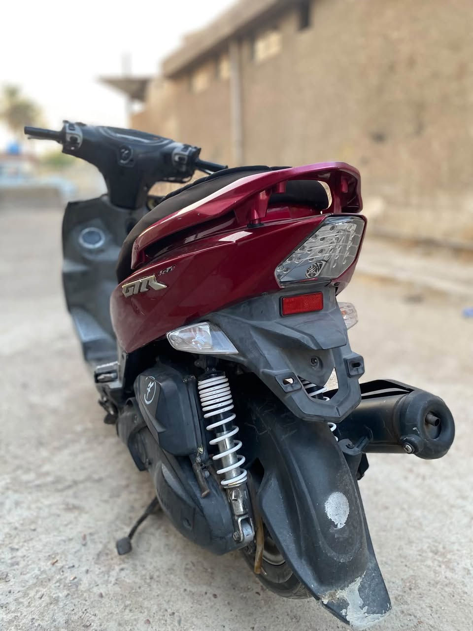 السلام عليكم للبيع دراجه GTR بلاديه  كلشي شغال بيهة  كهربائيات.   مكان الشعله لرحمانيه  رقم هاتف ***********  سعر ٩٥٠ بيهة مجال قليل
