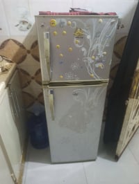ثلاجه للبيع ماعرف حجمه بس شاهد لله ثلاجه فول تجميد عل مولد تشتغل بس شت...