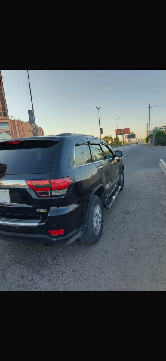 السلام عليكم شباب جيب وارد امريكي  موديل ٢٠١٢ السياره خير من الله بيه صبغ جاملغ خلفي وباب خلفي وبيه بين البابين كير مكينه تبريد صدر كله جديد تحويل ثاني يوم مكاني بغداد حي الجهاد *********** السعر ١٢٥ وبيه مجال
