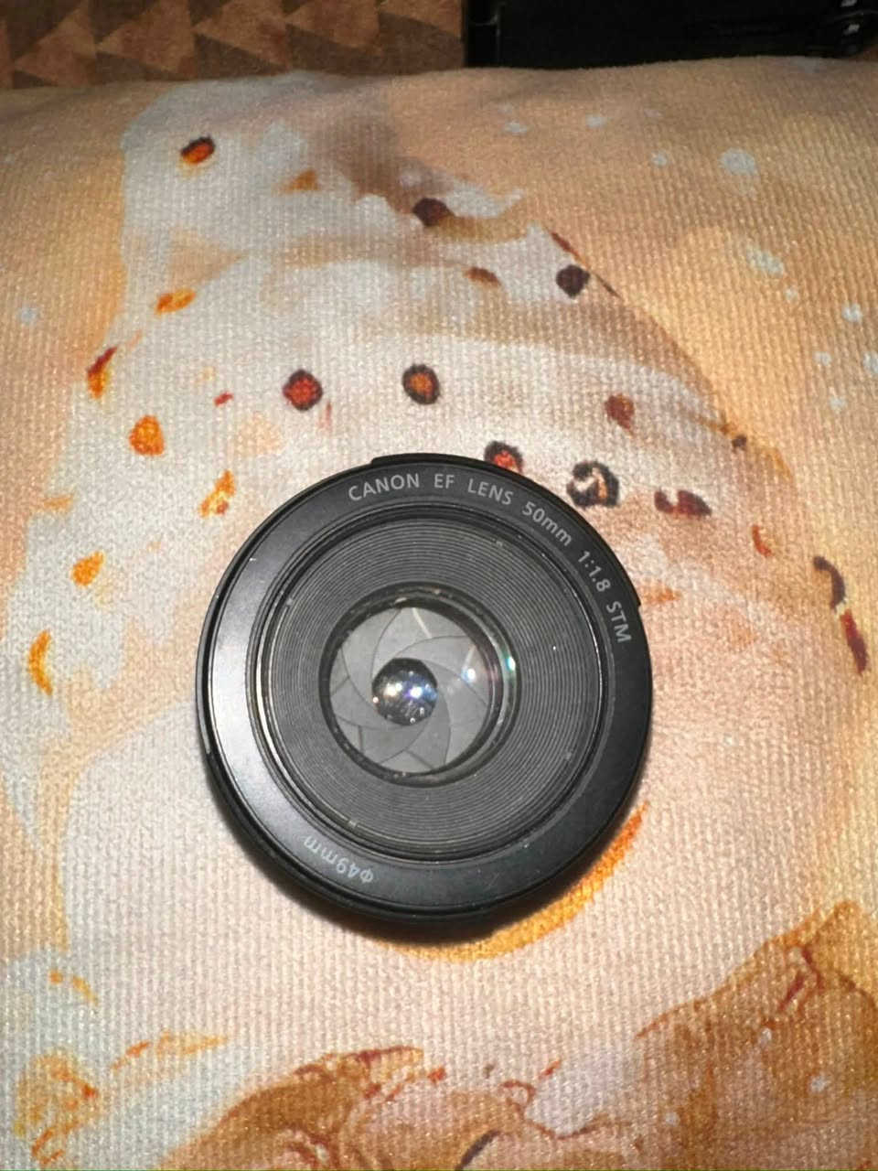 السلام عليكم كامرة نوع كانون للبيع 

كانون 250d + عدسات ثنين العدسه مال كامره 
18-55mm 
والعدسه الاخرى سعرها 150 الف انطيها هديه ويا الكامره 

الكامره نضافة 100/100 بدون كارتونة 
والعدسة نضافة 100/100 
مصور بها فقط اربع فيديوهات 
+ الملحقات بطارية واحده + رام 64 كيكا sandisk 
+جنطه+ شدقن مايك نوع boya احترافي 
السعر الاجمالي 750 الف وبيها مجال 

عنواني بغداد الدوره شارع ليمونه 
***********
