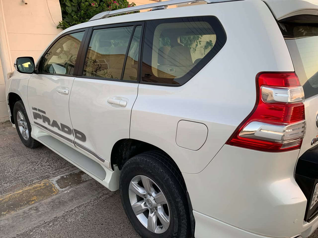 برادو موديل 15 شركة جيهان TXL
رقم اربيل 
محرك 4 ما مفتوح 
ثلاجة كامرة
فور ويل حساسات
7 راكب 3 قطع تبريد
سبير تعليك
كفالة عامة 
ماشية 185
مكان السيارة تكريت

للاستفسار ***********
