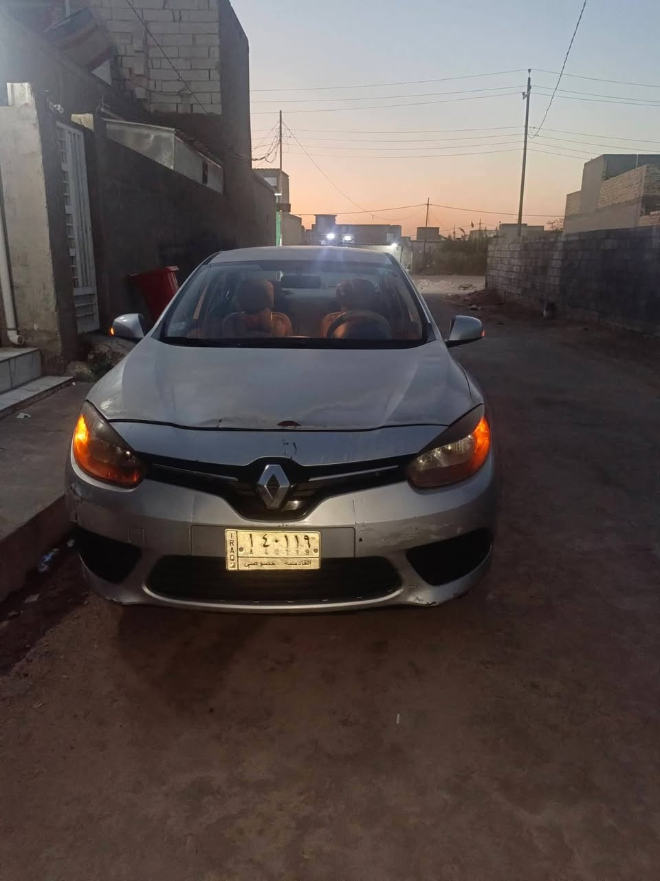 رينو فلونس موديل ١٦ رقم قادسيه السياره مابيها لاضربه قويه ولابارد فقط دحجات بسيطه بيها جراد حداديه خير من الله تبريد نقص غاز فقط السياره نظيفه مال بيت مامتعوبه سعرها 67 وبيها مجال بسيط شرط التحويل 
 العنوان النجف_ الكوفه شارع المعمل
*********** بيع فقط بيع فقط بيع فقط بدون مراوس

