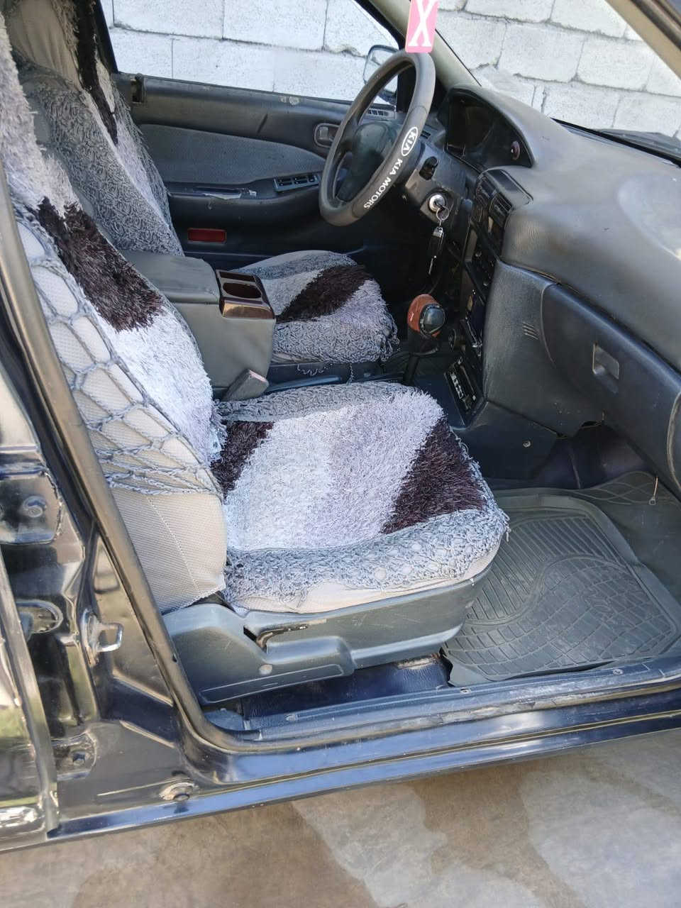 سلام عليكم
كيا سيفيا 
موديل 1994
باسمي اسويلك وكاله 
مسجل بلوتوث 
محرك مكفول جديد 
كير مكفول اوتوماتيك 
لون نيلي ازرق 
رقم ديالى 
كهربائيات فول كله شغاله 
لايتات حاويه جدد 
سياره مال جناي 
سعر 29 وبيه مجال 
 الهاتف ***********
