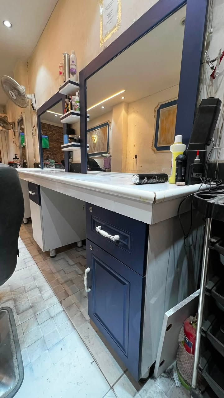 السلام عليكم حبايب♥️
أغراض حلاقة مستخدمة للبيع 

_ ميز mdf نضيف مراياتة حاسبة نضيف كدام عينك طول مترين وعرض 3 السعر ( 250 الف ) 

_ كراسي عدد 3 سعر الكرسي ( 130الف ) 

_ جهاز بخار مستخدم ونضيف السعر ( 35 الف ) 

_عرباين حلاقة نضيفات سعر الوحده ( 20 الف )  

 

* اي استفسار ع خاص  وبيك خير وتدلل عنواني بابل الحمزة الغربي . رقم تليفون  ( *********** )
