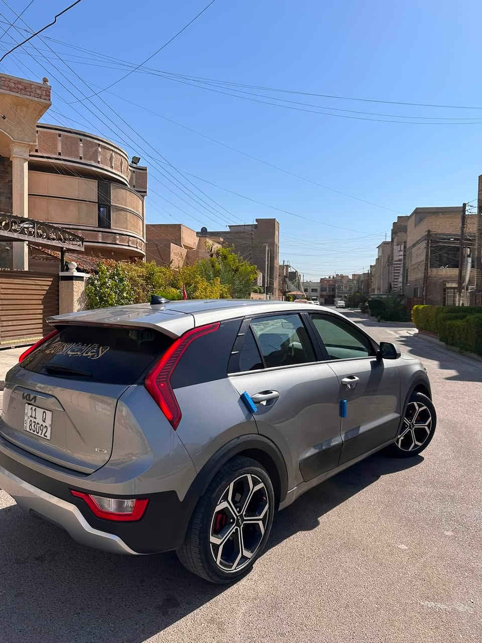 🚘 للبيع — KIA NIRO HYBRID LX 2023 🔥
موديل: 2023
الفئة: LX
المحرك: 1.6 Hybrid
القير: أوتوماتيك DCT — 6 سرعات
الدفع: أمامي FWD
القوة: 139 حصان
الأوضاع: ECO / SPORT
شاشة: 8 إنچ
Apple CarPlay + Android Auto
كاميرا خلفية 📷
تحكم ستيرن + مثبت سرعة+قياده ذاتيه 
تكييف أوتوماتيك
تشغيل سويج / ريموت
جنوط ألوي 16 (والسيارة حاليًا عليها 18)
سيارة اقتصادية جدًا بالبنزين ⛽️
عليها اناره داخليه محيطيه متغيره الالوان عل هاتف تنربط 
سياره احلى من الصور

🔧 حالة السيارة:

حادث جامِلگ أمامي + بونيت، وتم تصليحه.
بدون ضرب شاصي أو أضرار داخلية حسب الفحص.
إيرباك الستيرن مفتوح/مبدل حسب الحالة.
باب خلفي بيه طعجة صغيرة.

السيارة للفحص بأي مكان يختاره المشتري، والبيع للجادين فقط.

💰 السعر: 135
📍 المكان: بغداد — الأعظمية

📞 ***********
📞 ***********

الجاد يتفضل، والفحص هو الحكم 🤝🚘
